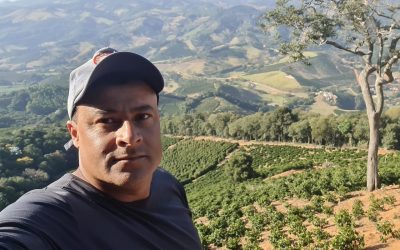 Gente do campo: o agricultor Claudio Magalhães sabe que café não costuma falhar